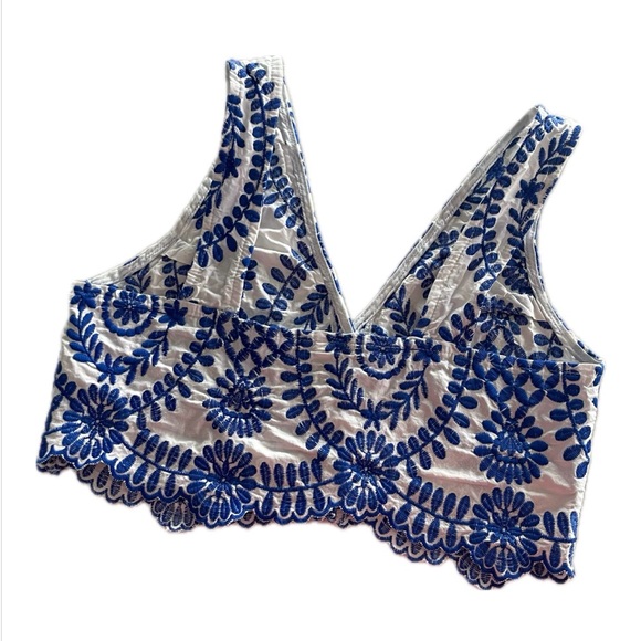 SHEIN Blue And WhiteEmbroidered Sleeveless Crop Top Small - Picture 2 of 12